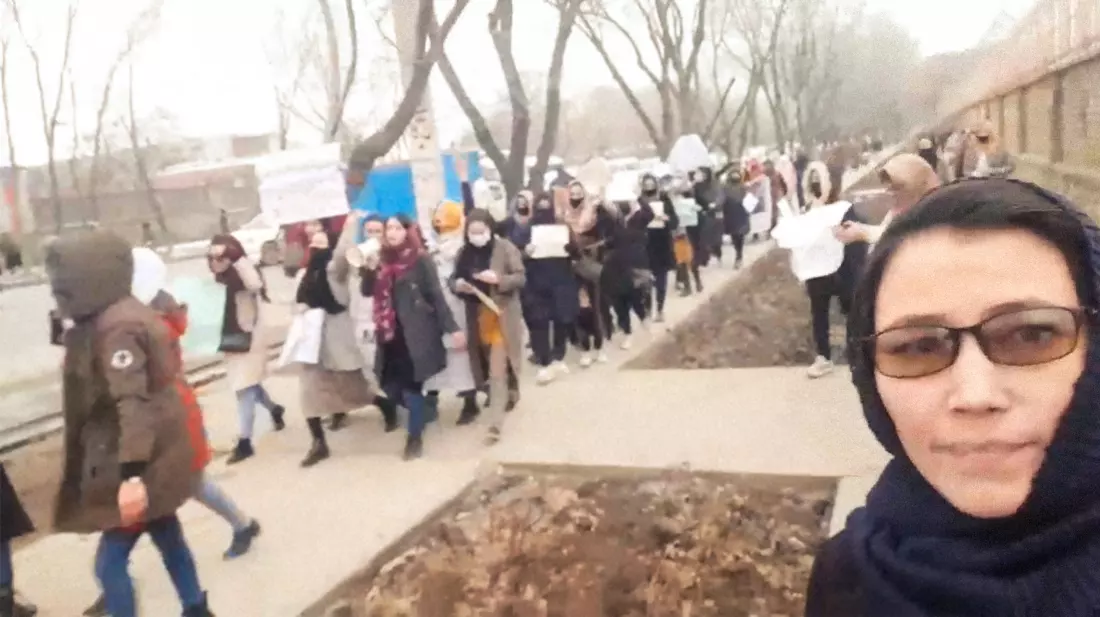 ‘Bread & Roses’ is a guerrilla film about Afghan women protesters